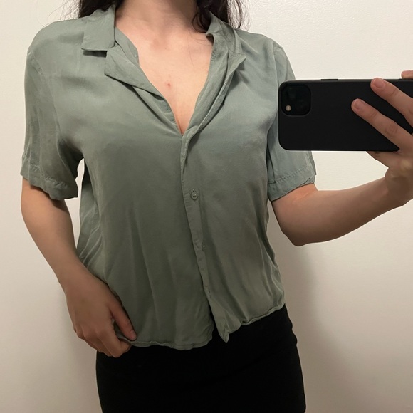 Green blouse - Picture 2 of 3
